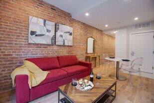 1520 Av des Pins O in Montréal, QC - Building Photo