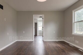 429 NE 87th St in Kansas City, MO - Building Photo - Building Photo
