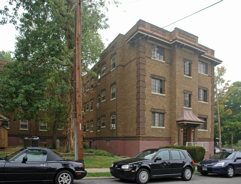 Clifwood in Cincinnati, OH - Foto de edificio