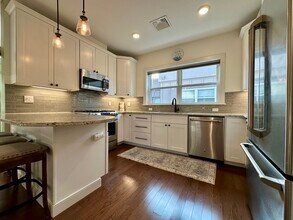 99 Brookley Rd, Unit 3 in Boston, MA - Building Photo - Building Photo