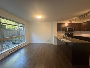 11665 Haney Byp in Maple Ridge, BC - Building Photo - Building Photo