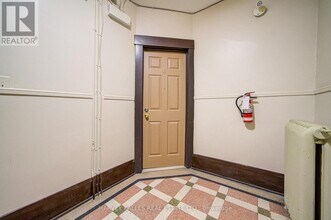 1074 St Clair Ave W in Toronto, ON - Building Photo - Building Photo