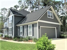 1720 Hunters Ridge Rd in Fleming Island, FL - Building Photo