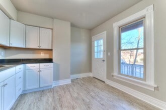 434 West Park Ave, Unit 434 in Waukesha, WI - Building Photo - Building Photo