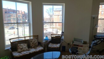 877 Beacon St in Boston, MA - Building Photo