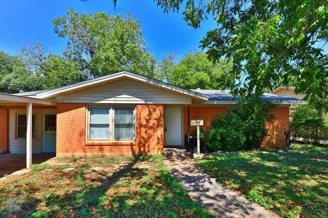 property at 618 E N 18th St
