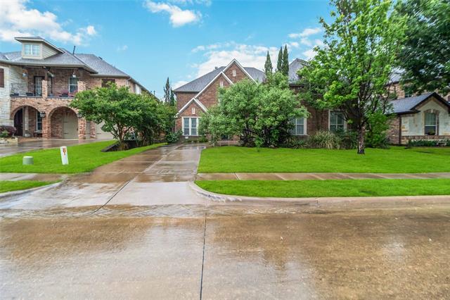 property at 920 Falcon Dr