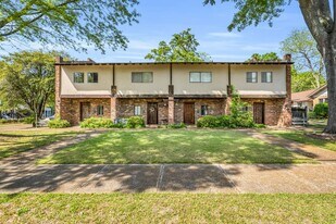 803 E Broad St in West Point, MS - Building Photo