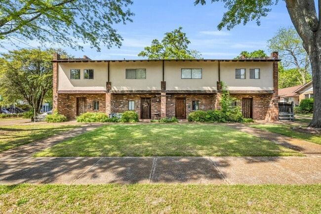 property at 803 E Broad St