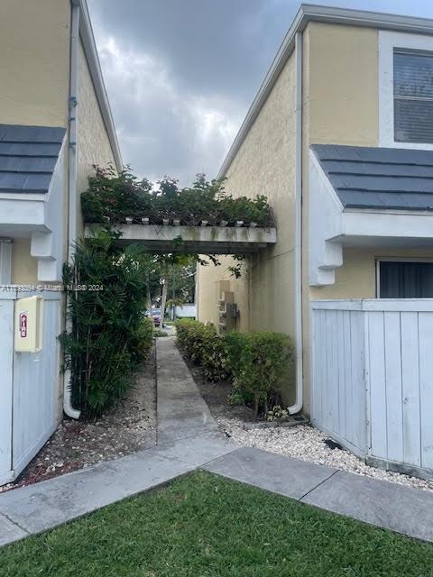 4550 SW 68th Ct Cir in Miami, FL - Foto de edificio - Building Photo