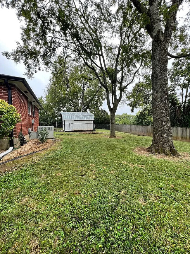 2927 Hillhurst Dr in Nashville, TN - Building Photo - Building Photo