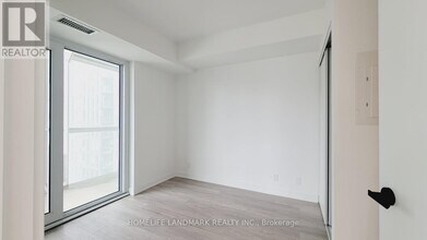 88 Queen St E in Toronto, ON - Building Photo - Building Photo