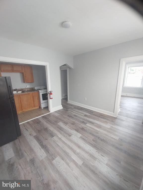 property at 131 E Roosevelt Blvd