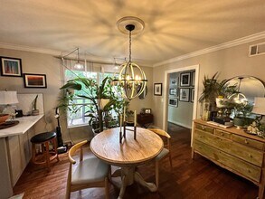 607 Garth Brooks Blvd in Yukon, OK - Building Photo - Building Photo
