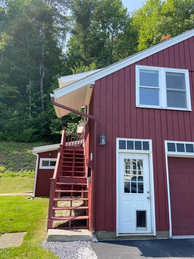 3789 Dorset West Rd in Dorset, VT - Building Photo - Building Photo