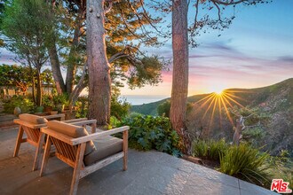 16798 Charmel Ln in Los Angeles, CA - Building Photo - Building Photo