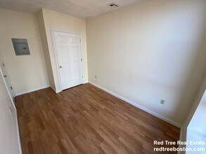 81 Essex St in Boston, MA - Building Photo - Building Photo