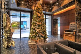 70 Temperance St in Toronto, ON - Building Photo - Building Photo