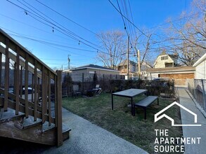 3434 W Drummond Pl, Unit 3 in Chicago, IL - Building Photo - Building Photo