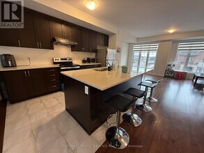 25 Minnock St in Caledon, ON - Building Photo - Building Photo