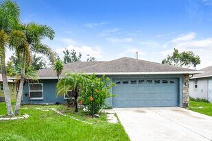 5146 Old Ashwood Dr in Sarasota, FL - Building Photo