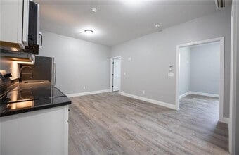 6899 Post Rd in North Kingstown, RI - Building Photo - Building Photo