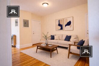 1218 Commonwealth Ave, Unit 7 in Boston, MA - Foto de edificio - Building Photo