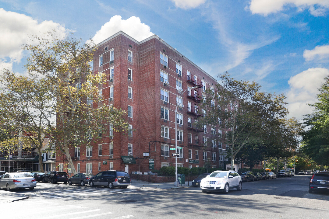 800 Cortelyou Rd in Brooklyn, NY - Foto de edificio