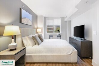 1221 S Eads St, Unit 01-0504 in Arlington, VA - Building Photo - Building Photo