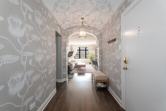444 W Belmont Ave, Unit 4A in Chicago, IL - Foto de edificio - Building Photo
