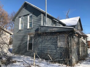 109 Roads St in Mount Union, IA - Building Photo - Building Photo