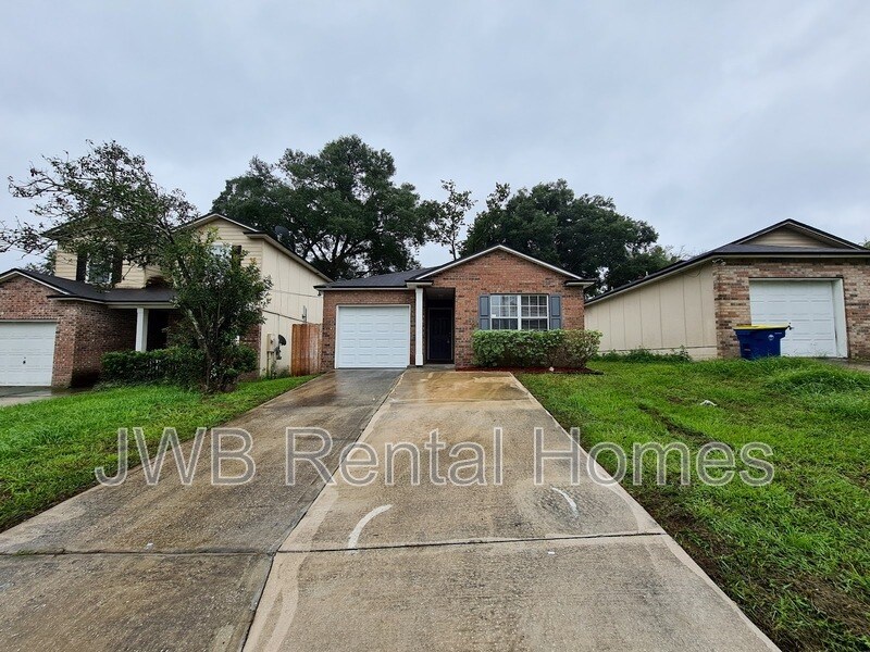 8490 India Ave in Jacksonville, FL - Building Photo