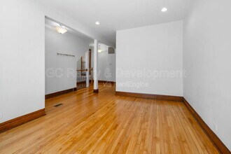 2130 W Iowa St in Chicago, IL - Building Photo - Building Photo