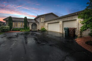 19018 Nightingale Ln in Country Club Hills, IL - Building Photo