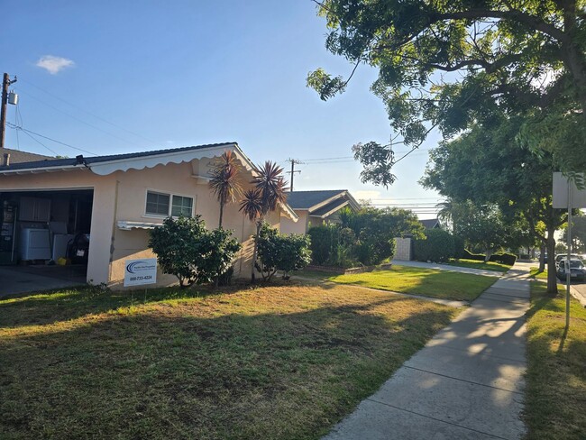 1584 W Crone Ave in Anaheim, CA - Building Photo - Building Photo