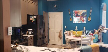 11229 Kapok Grand Cir in St. Petersburg, FL - Building Photo - Building Photo