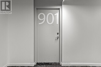 32-932 Trolley Cres in Toronto, ON - Building Photo - Building Photo