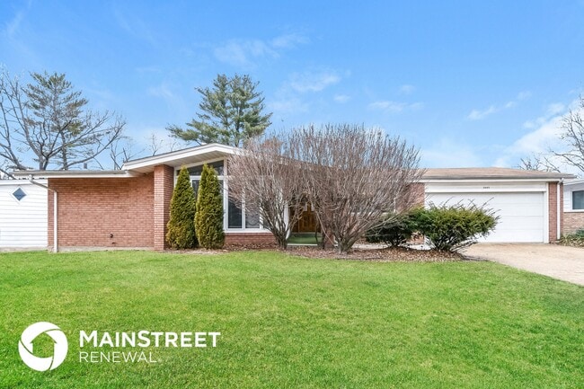 3665 Hambletonian Dr in Florissant, MO - Foto de edificio - Building Photo