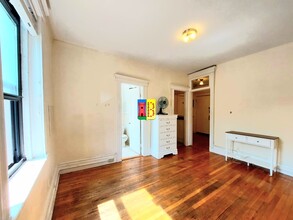 1111 Boylston St, Unit 34 in Boston, MA - Building Photo - Building Photo