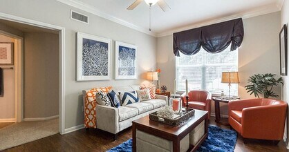 2701 Dunvale Rd in Houston, TX - Building Photo - Building Photo