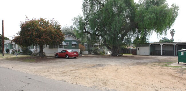 267-269 E Camden Ave in El Cajon, CA - Building Photo - Building Photo