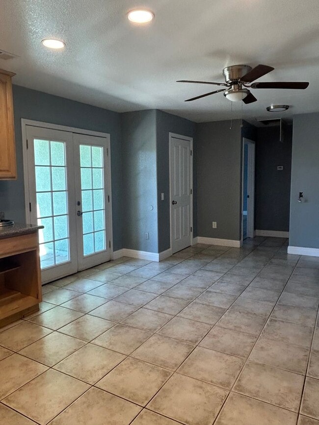 8809 Wilson St in Patterson, CA - Building Photo - Building Photo