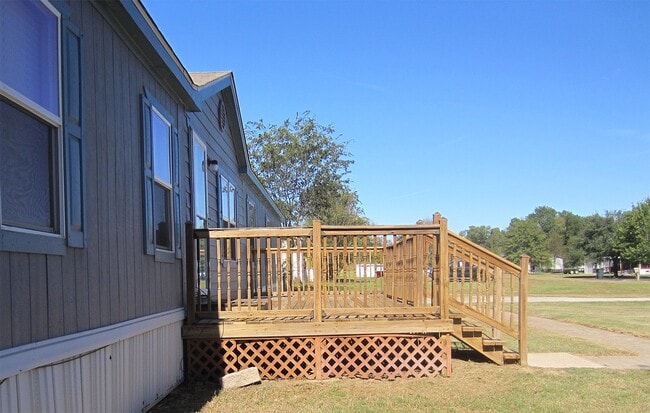 1143 Pecan Ridge in Chandler, TX - Building Photo - Building Photo