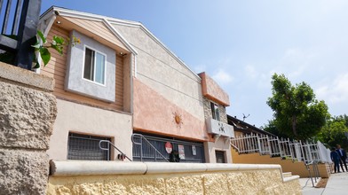 14053 Leffingwell Rd in Whittier, CA - Foto de edificio - Building Photo