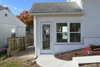 9510 Lydell Dr in Affton, MO - Building Photo - Building Photo