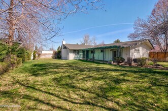 12310 S Hills Dr in Reno, NV - Building Photo - Building Photo