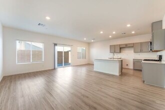 9938 S Ullom Dr in Las Vegas, NV - Building Photo - Building Photo