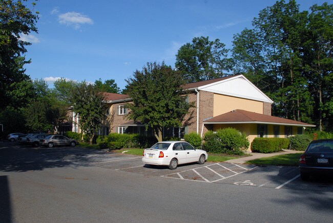 Fulton House in Ephrata, PA - Foto de edificio - Building Photo