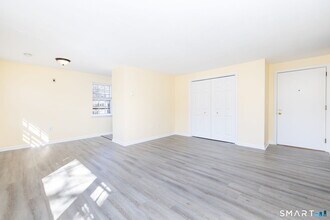 117 Shadow Ln in West Hartford, CT - Building Photo - Building Photo