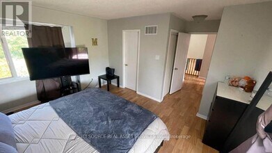 27 Vivians Crescent in Brampton, ON - Building Photo - Building Photo